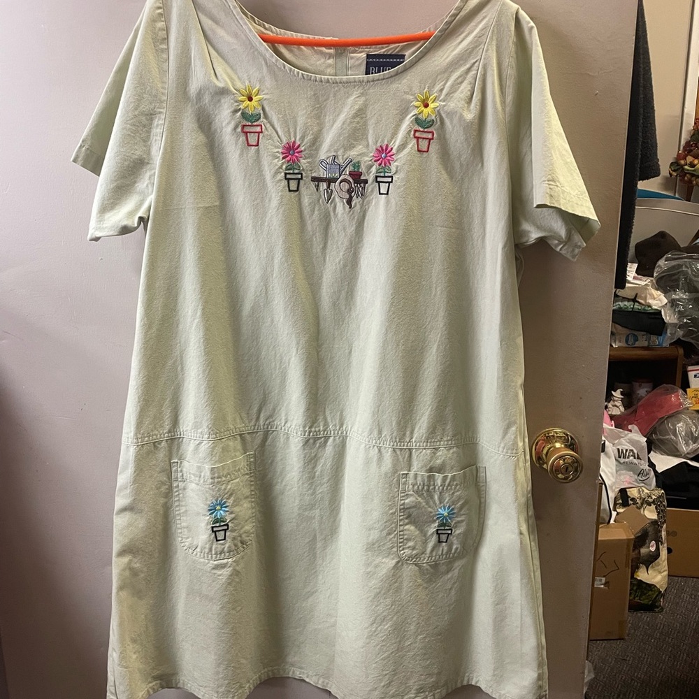Blue J. Size 2X cotton, short sleeve, embroidered casual dress